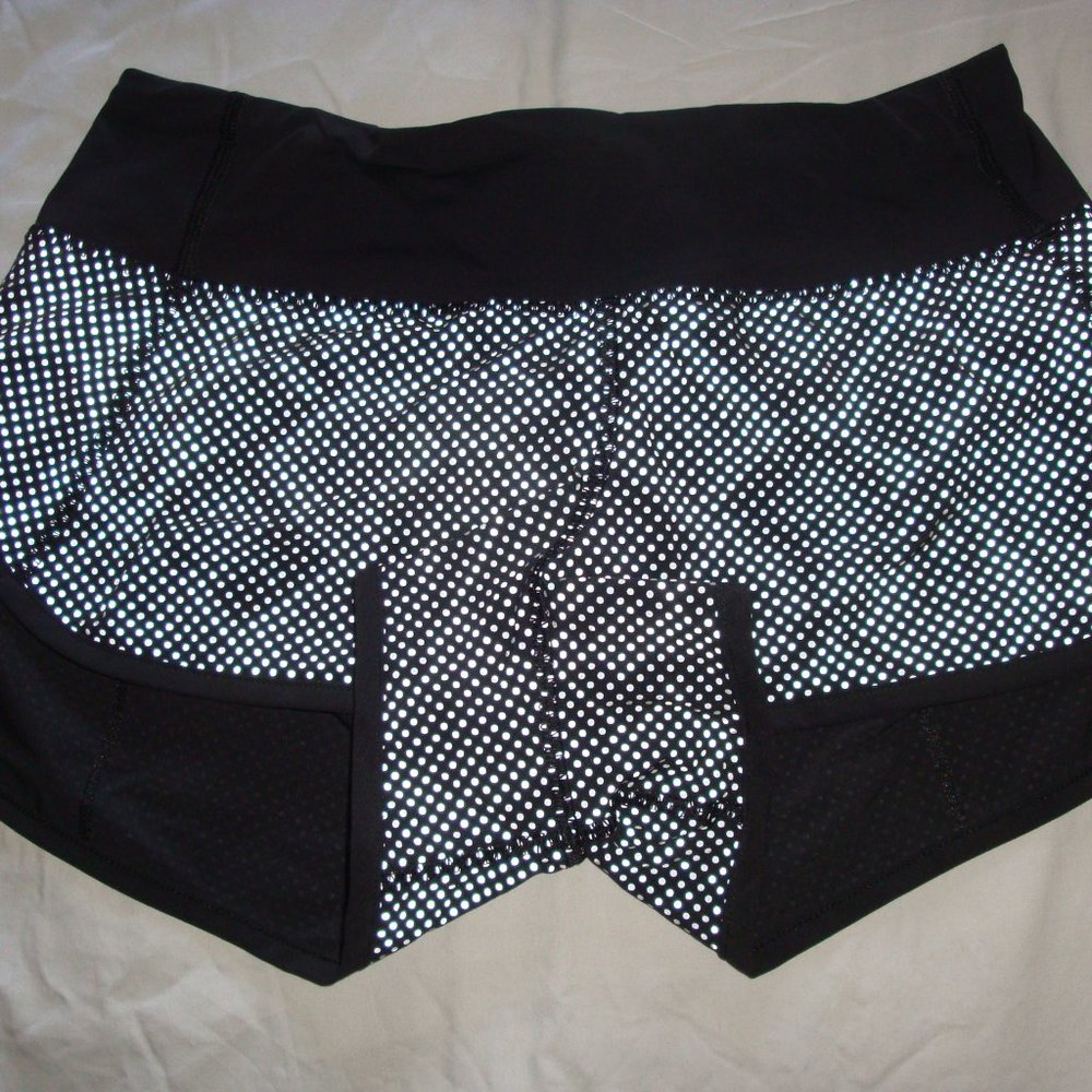 Lululemon Size 2 Speed Shorts Reflective - Picture 3 of 3